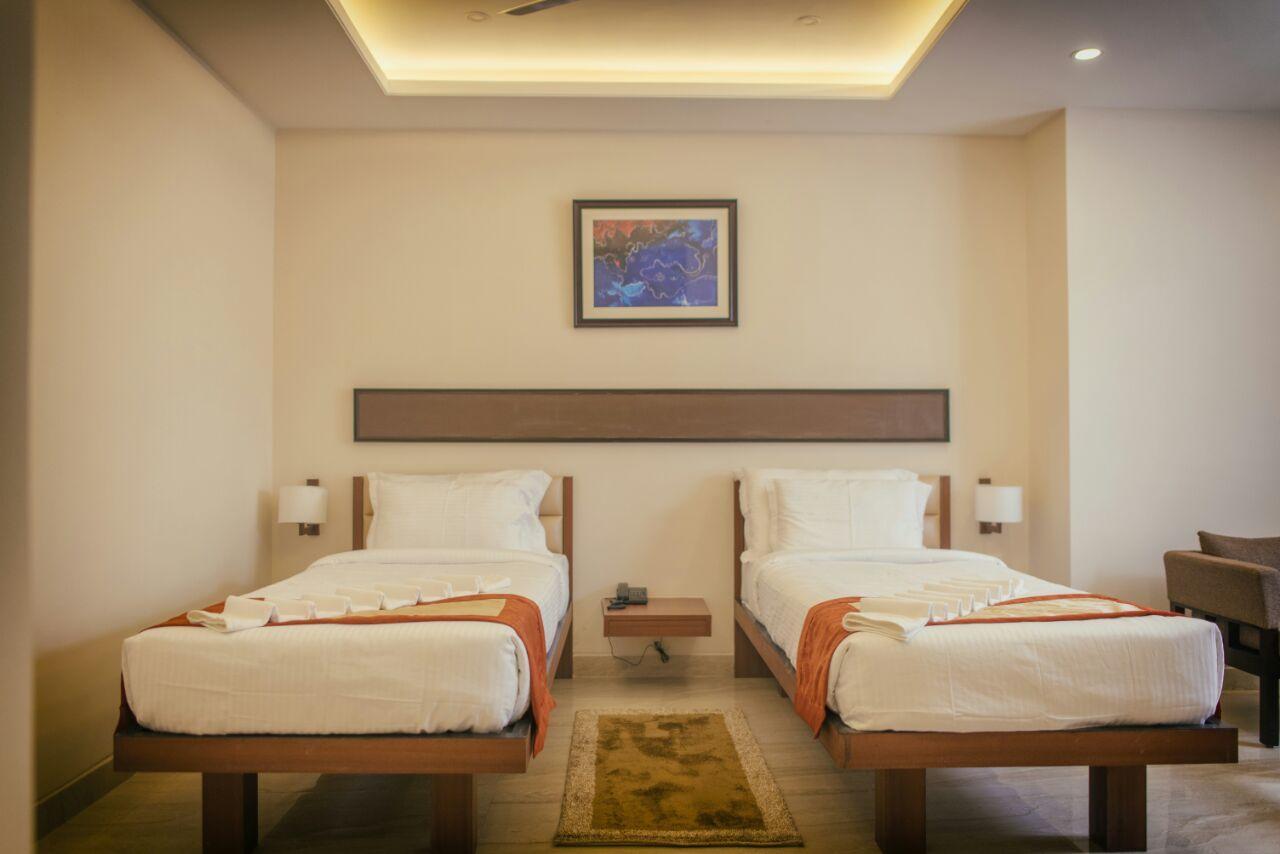 Prism A Boutique Hotel Jorhāt Zewnętrze zdjęcie