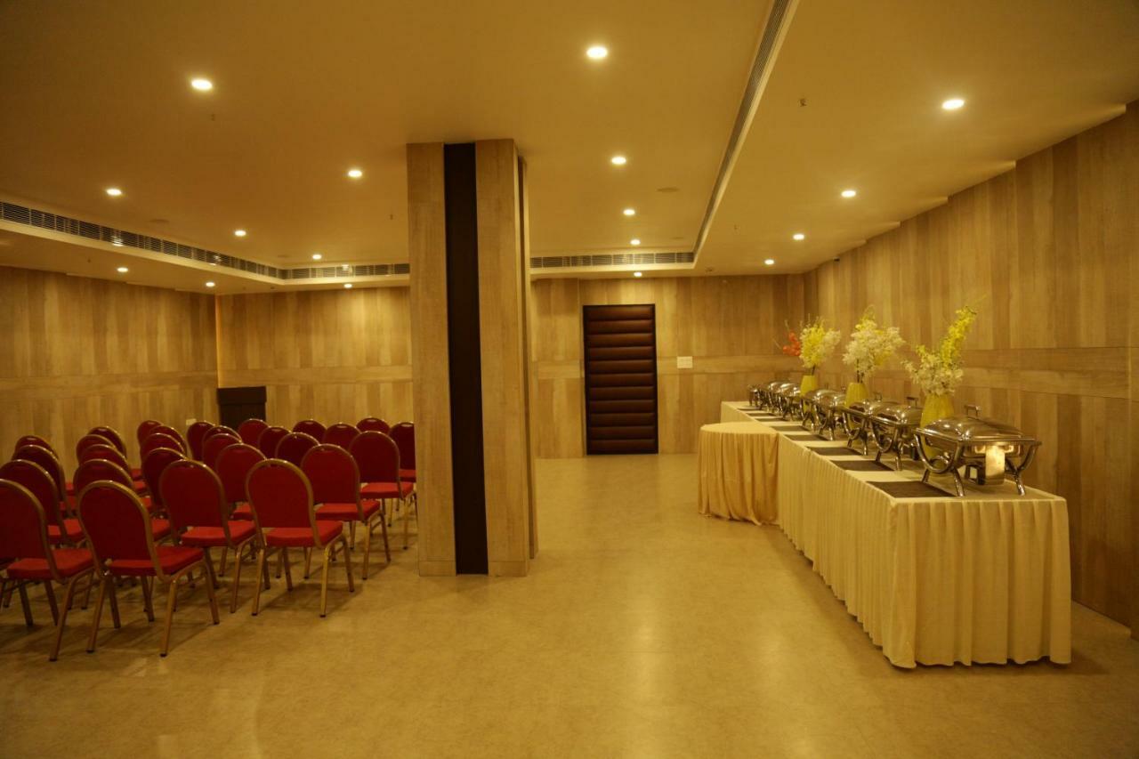 Prism A Boutique Hotel Jorhāt Zewnętrze zdjęcie