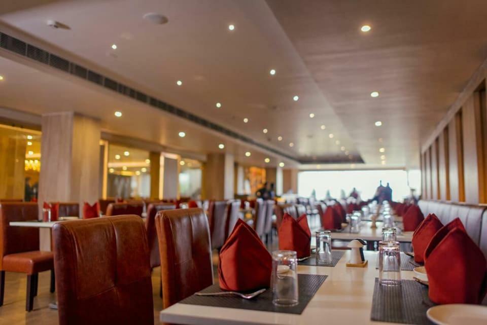 Prism A Boutique Hotel Jorhāt Zewnętrze zdjęcie